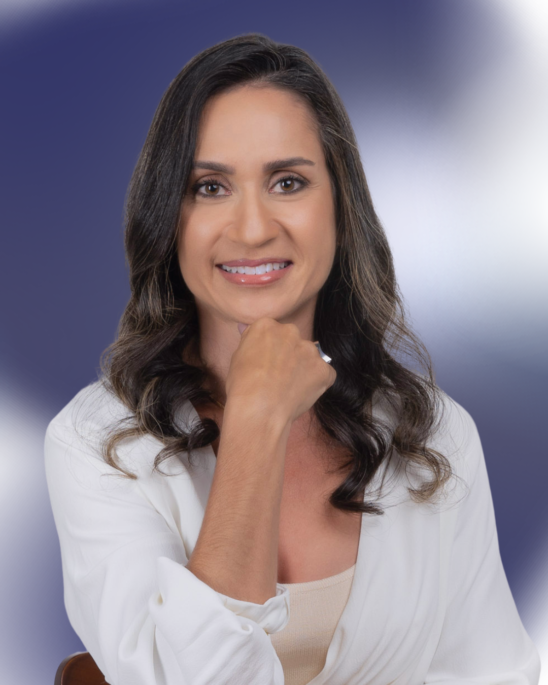 Dra. Simone Abud - Especialista em Ortodontia